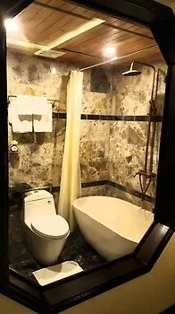 Golden Bell Backpacker Hotel & Pool Bar Hoi An 0*,  Vietnam