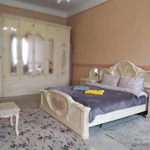 в самом центре столицы. , Киев Украина