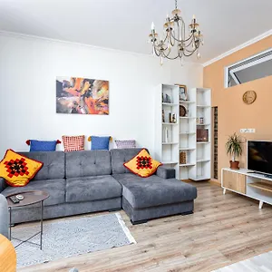 Le - Cozy 2 Bedroom In Saburtalo , Тбилиси Грузия