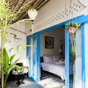 3* Bed and breakfast Cashew Tree Bungalow