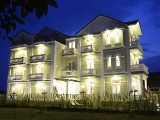Golden Bell Backpacker Hotel & Pool Bar Hoi An Villa